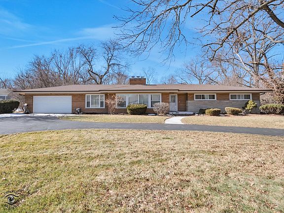 2nd image of 31 Graymoor Ln
