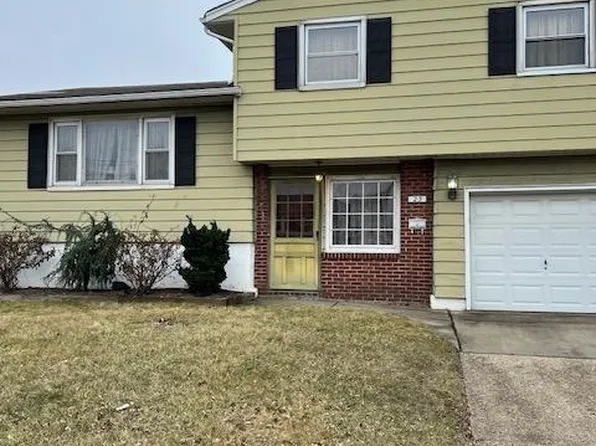 23 Patrick St, Carteret, NJ 07008