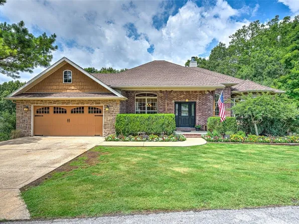 8601 Apple Gln, Rogers, AR 72756