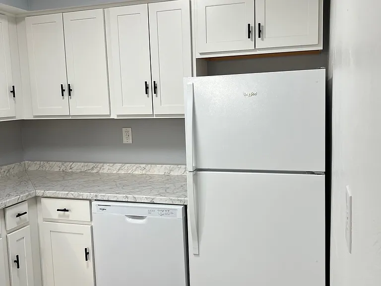 11 Evergreen Rd #3B — Photo 2