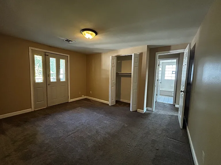 2400 Oregon St #2 — Photo 2