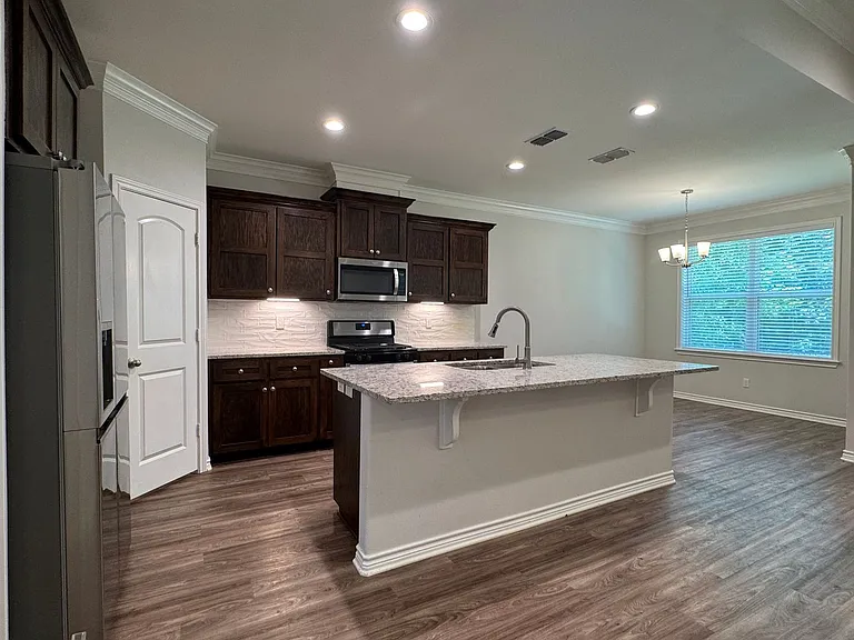 3704-3784 Cottage Park Cir — Photo 7