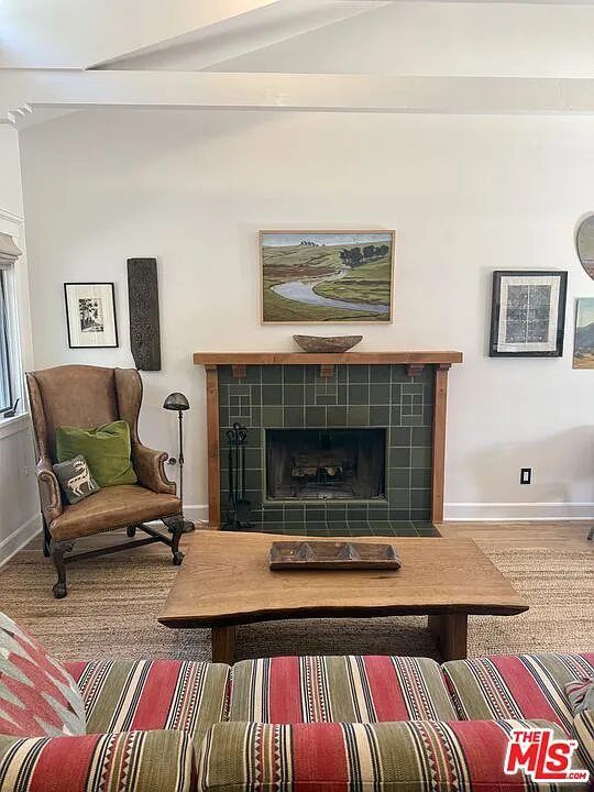220 France Cir