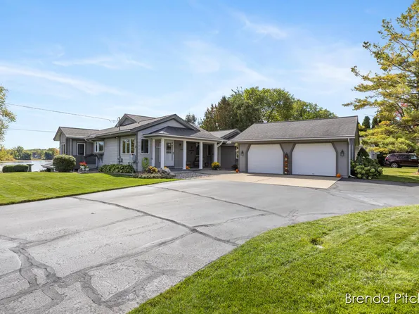 9812 Myers Lake Ave NE, Rockford, MI 49341