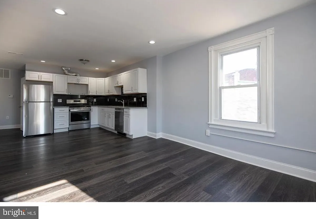 3 bed, 2.0 bath, 600 sqft, $2,300 — Photo 2