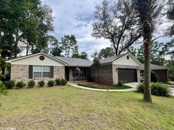 2768 Manuel Dr, Lillian, AL 36549