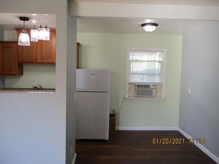 3233 W St — Photo 2