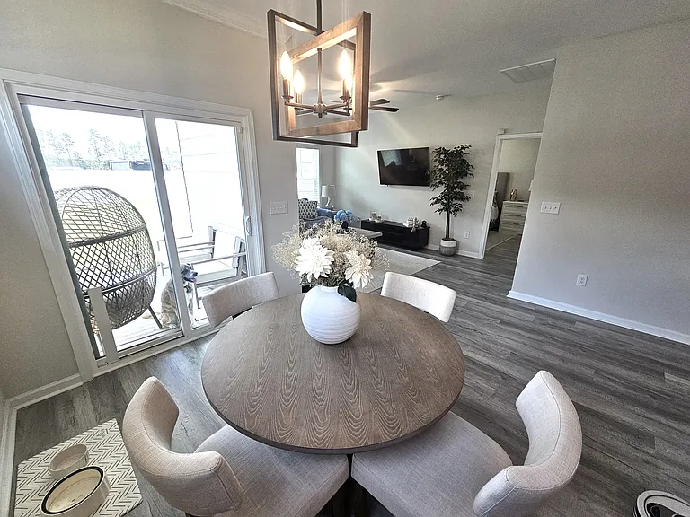 4201 Danby Ln — Photo 8