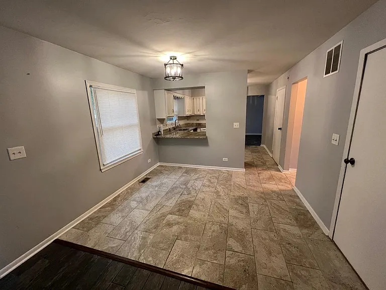 19 Woodridge Ln — Photo 2