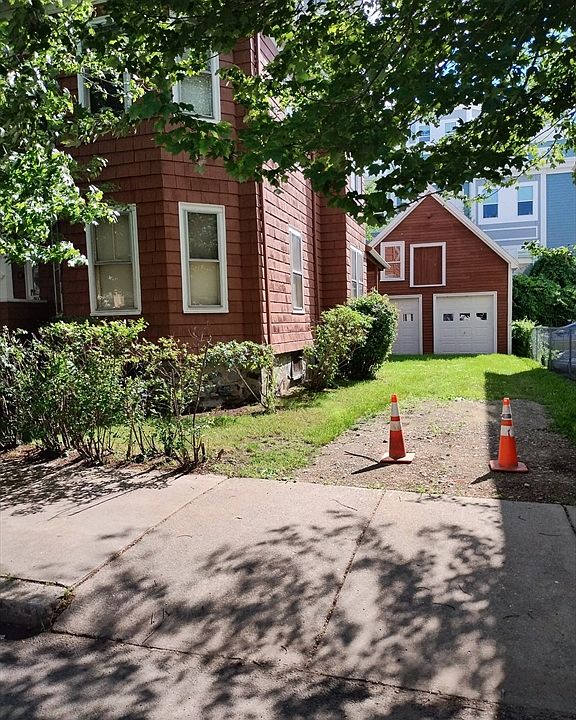 2nd image of 38 Valley St