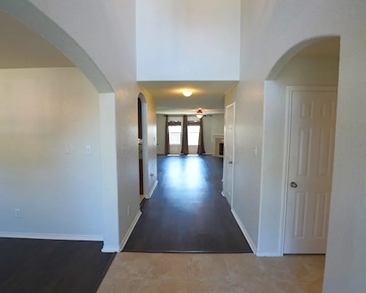 6307 Myrtle Run — Photo 8