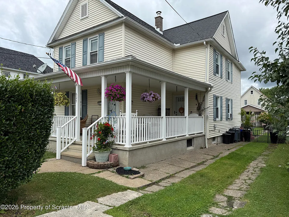 627 Sherwood Ave