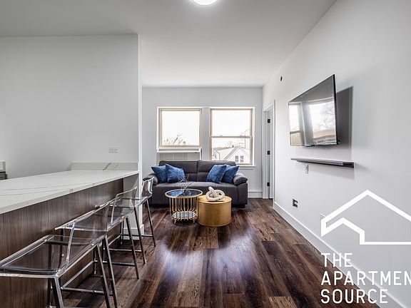 3rd image of 1551 W Hollywood Ave #408