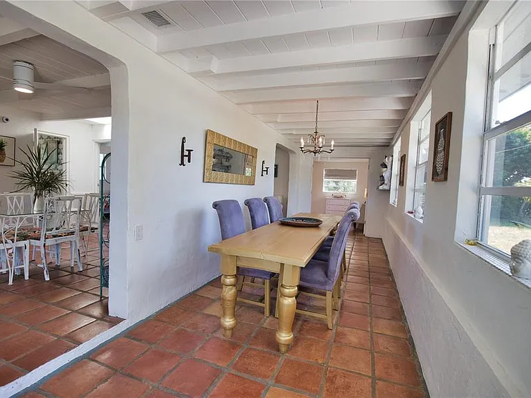 650 Edwards St — Photo 23