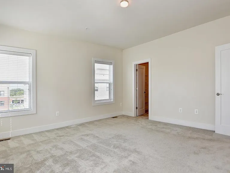 44858 Tiverton Sq — Photo 38