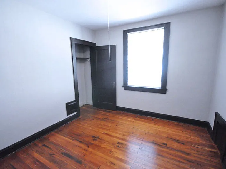 388 Hanford St — Photo 9