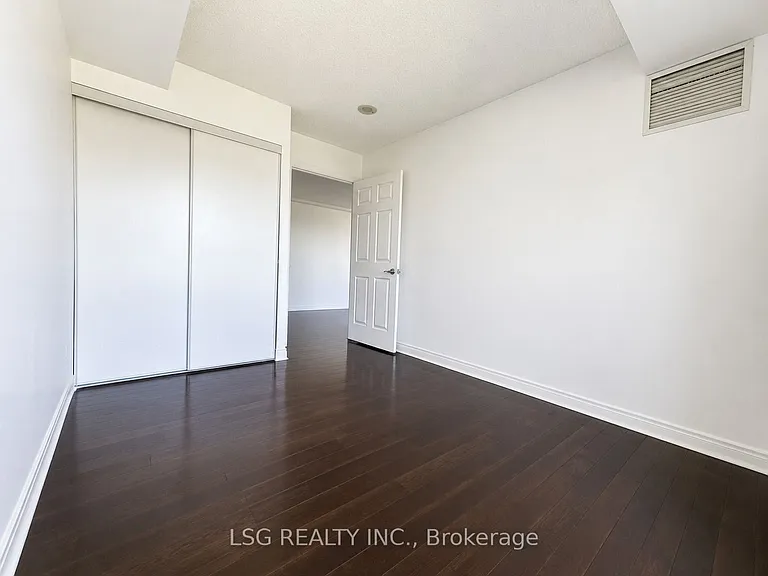 78 Harrison Garden Blvd #1209 — Photo 29