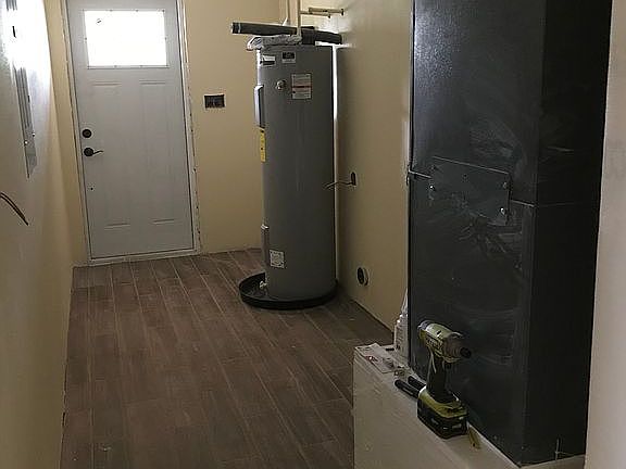 3rd image of 1006 Juniper Dr
