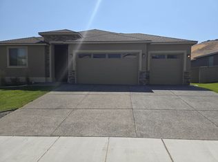 1028 Chinook Dr, Richland, WA 99352