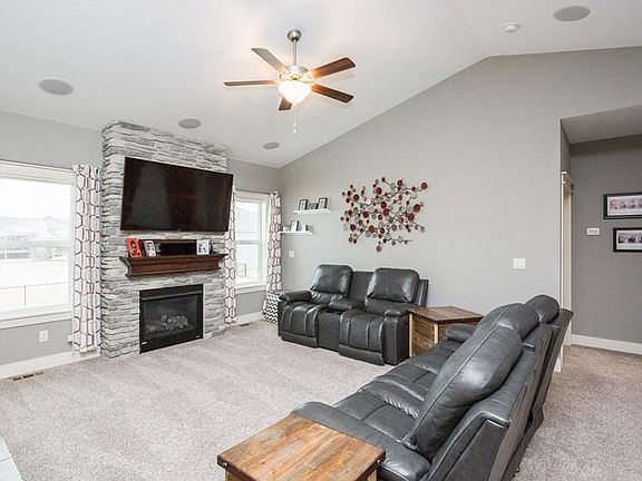 3rd image of 2805 NW Sharmin Dr