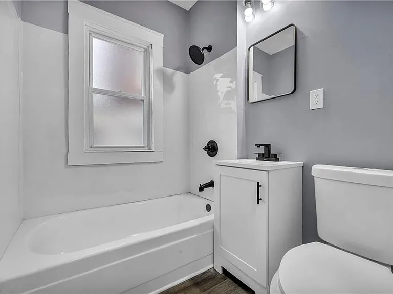 1114 E 112th St #1 — Photo 3