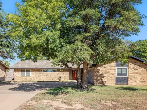 317 Dogwood Ln, Levelland, TX 79336