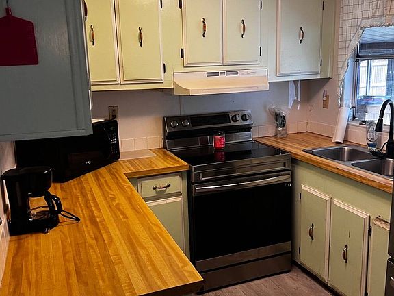 4th image of 3149 Wiley Ave