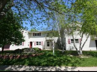 202 Meadow Park Dr, Horicon, WI 53032