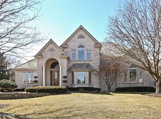 803 N Evergreen Cir, Hartland, WI