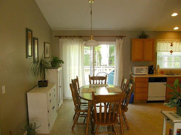 4th image of 1079 Fawn Wood Dr