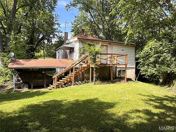 2nd image of 401 Arnotti Ln