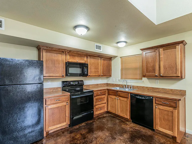 136 Meadow Park Cir — Photo 3