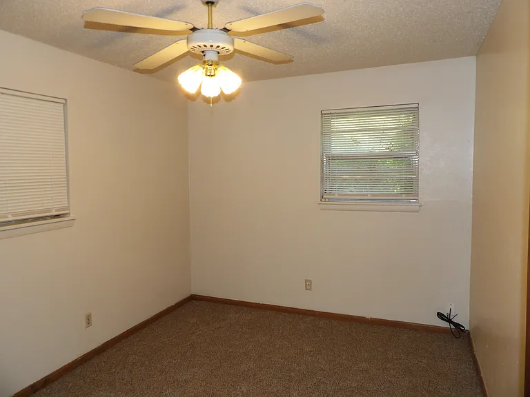 1610 NW Black Mesa Dr — Photo 8