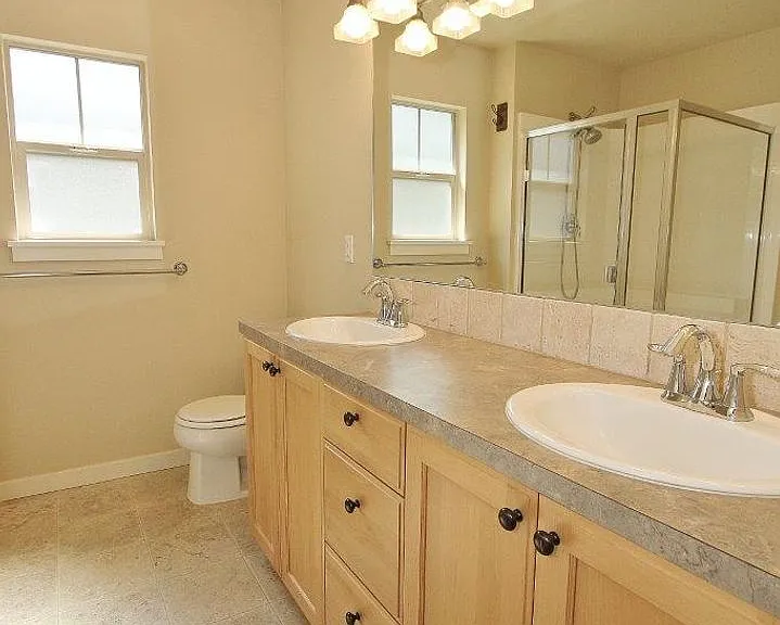 3819 Grover St — Photo 15