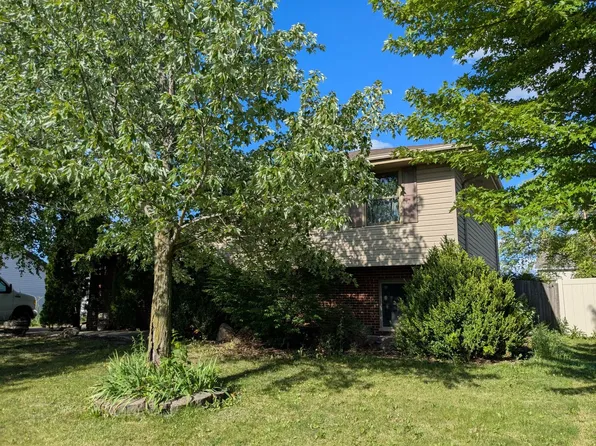 1320 Howland Dr, Joliet, IL 60431