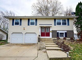 1285 Newcastle Ln, Hoffman Estates, IL 60169