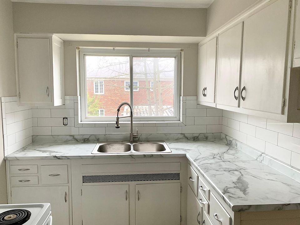 1st image of 508 Lamont Dr #3