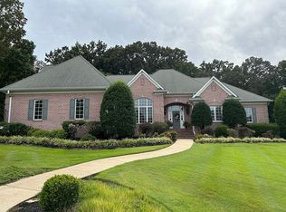 1919 Stonegate Dr, Paris, TN 38242