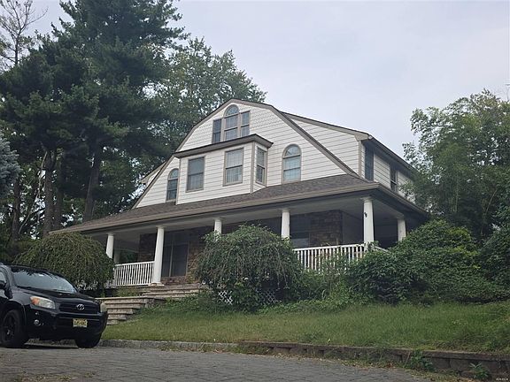 3rd image of 365 River Rd
