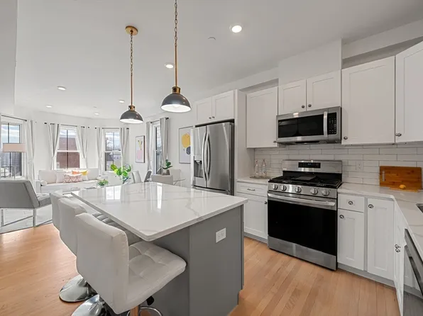138 Centre St #3, Boston, MA 02124