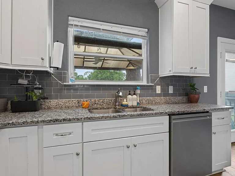 2700 Rodgers St — Photo 11
