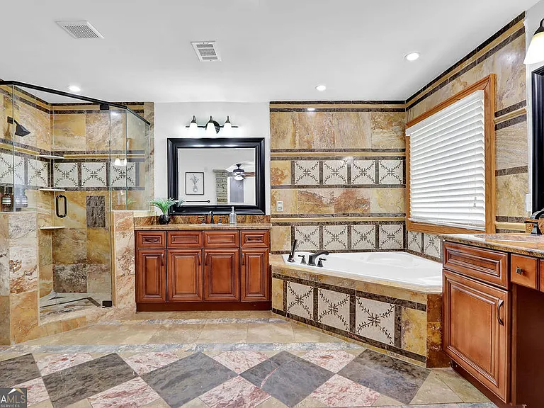 4081 Ashford Dunwoody Rd NE — Photo 36