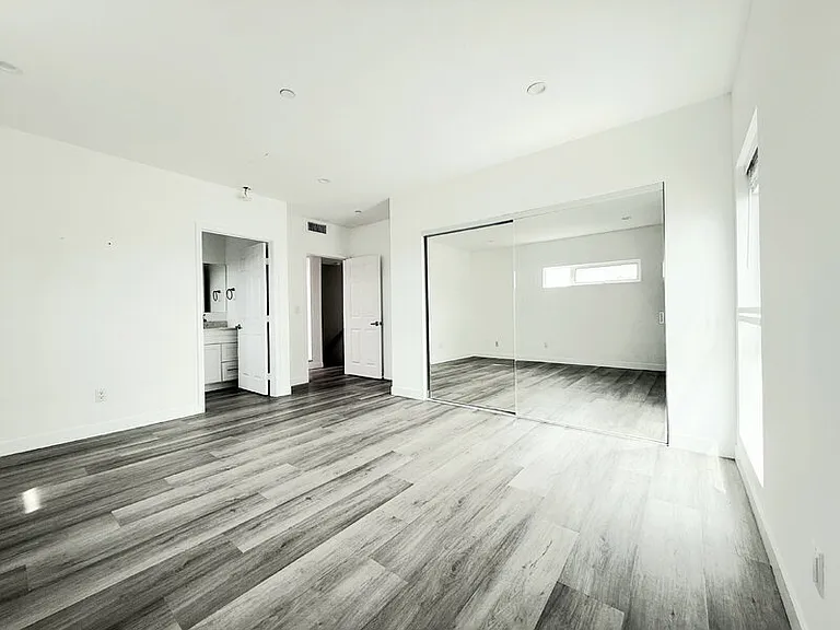 1260 Leighton Ave — Photo 7
