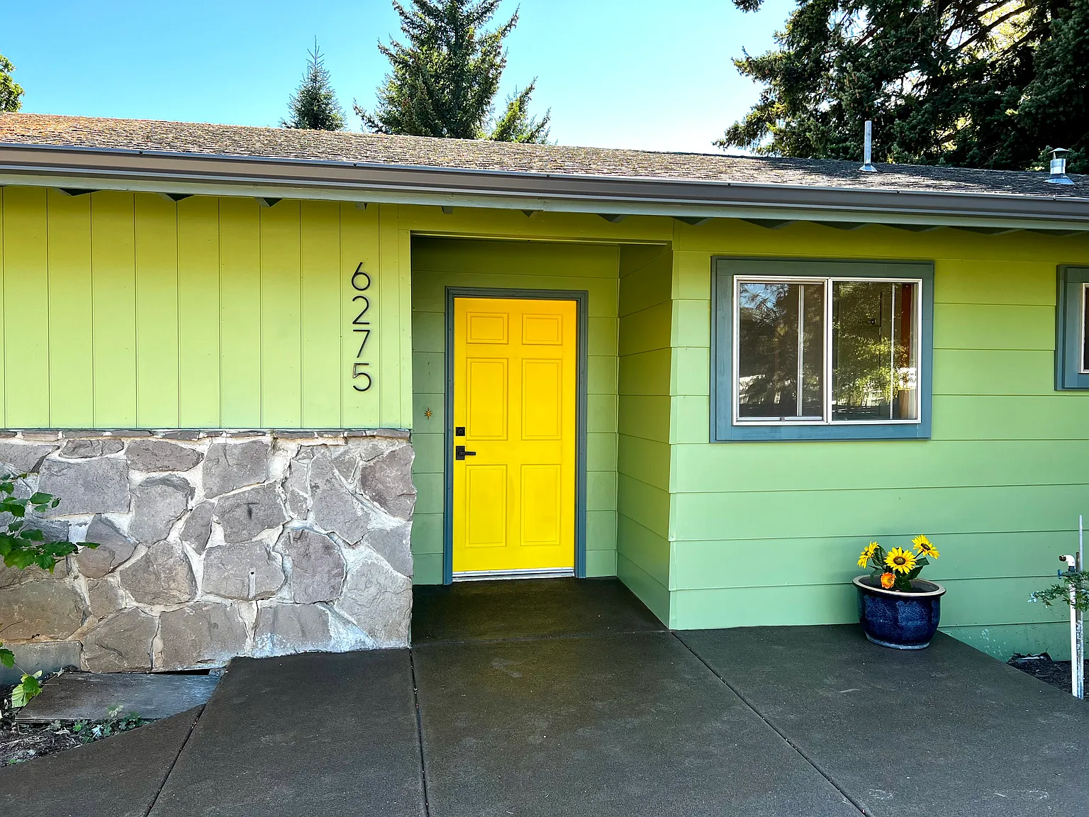 2 bed, 1.5 bath, 1600 sqft, $2,400 — Photo 2