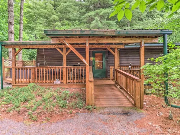 485 Smoky Falls Dr, Maggie Valley, NC 28751