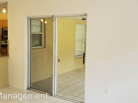 5th image of 591 N Firwood Dr