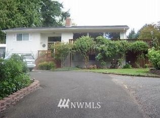 4 Crestmont Dr, Longview, WA 98632