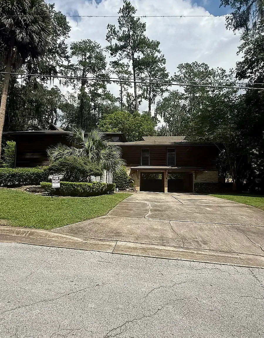 3 bed, 2000 sqft, $2,800 — Photo 1