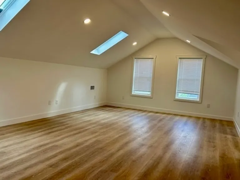 35 Locust St — Photo 10
