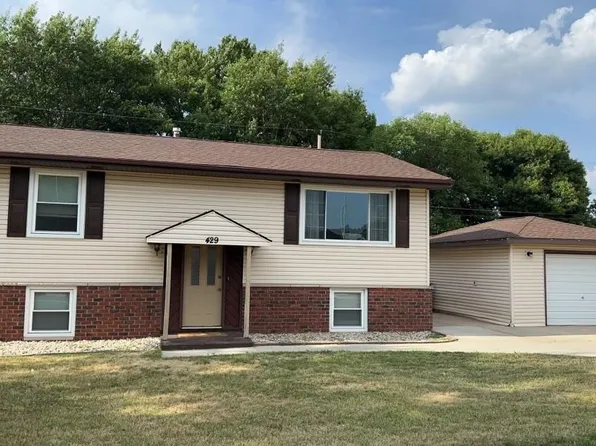 429 E Albert St, Portage, WI 53901